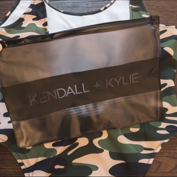Kendall+Kylie Camo Onepiece swimsuit - Picture 5 of 7